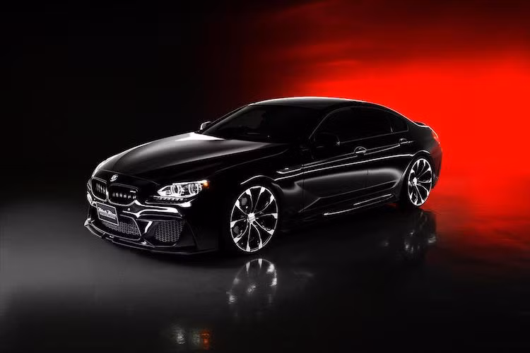 Trong làng độ xe, cái tên Wald International đã trở nên quá quen thuộc khi hãng này chuyên sản xuất những bộ bodykit dành riêng cho những thương hiệu xe sang như Lexus, BMW, Mercedes, Bentley hay Rolls-Royce. Mới đây nhất, chiếc coupe 4 cửa BMW M6 Gran Coupe cũng đã có riêng cho mình một bản độ Black Bison từ Wald.