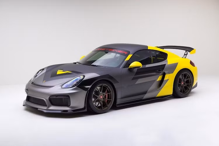 Gói độ mới nhất của hãng Vorsteiner - Mỹ được thiết kế dành riêng cho Porsche Cayman GT4 có tên gọi V-CS và sẽ tập trung cải thiện khả năng khí động học của chiếc xe.