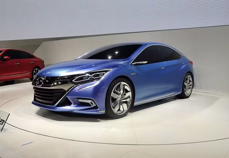 Về cơ bản, có thể coi Gienia là phiên bản sản xuất hàng loạt của mẫu xe ý tưởng Honda Concept B, đã từng được hãng xe Nhật Bản trưng bày tại triển lãm Bắc Kinh 2014. Vào ngày 2/9 tới, Honda sẽ chính thức ra mắt Gienia tại triển lãm xe Thành Đô ở Trung Quốc.