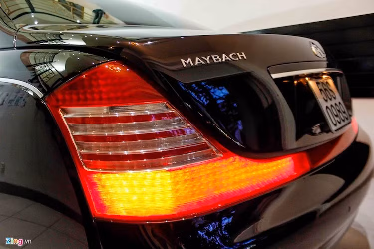 Cụm đèn hậu trên Maybach 62S là một trong những thiết kế đèn hậu đẹp nhất thế giới.