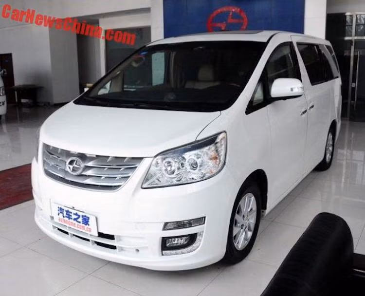 Cần nói thêm rằng BAIC Ruili Doda V8 vốn đã có thiết kế dựa trên một mẫu xe "nhái" Toyota Alphard khác là Joylong Aifei. Tuy nhiên so với BAIC Ruili Doda V8, Joylong Aifei không copy "trắng trợn" bằng.