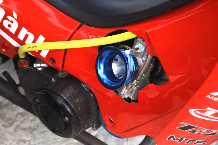 Để có thể giữ được ưu thế trên đường đua, mỗi chiếc xe đều phải được các lò thử nghiệm qua nhiều bài độ khác nhau và cân chỉnh nhiều lần. Chính vì vậy, bài độ chi tiết trên các xe đều là bí mật của từng lò độ.