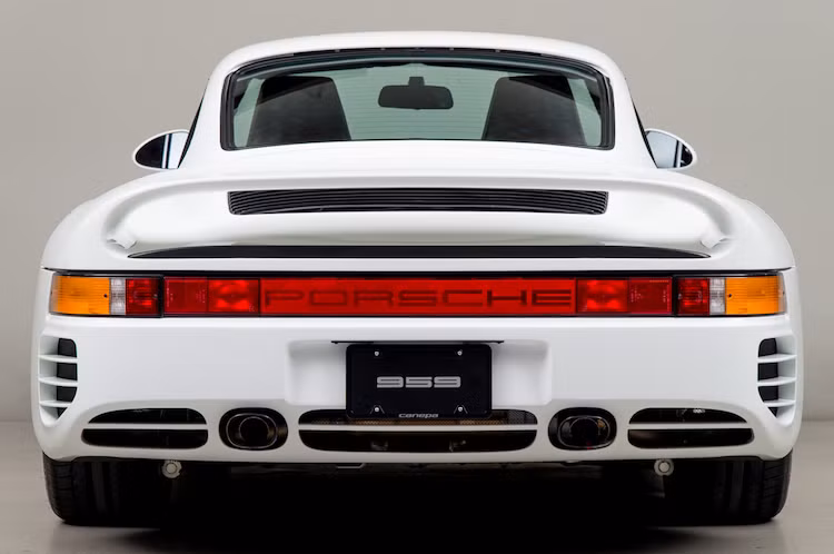Những chủ nhân sở hữu Porsche 959 ở Mỹ có thể liên hệ trực tiếp với Canepa để khảo giá độ lại "xế cưng" của mình. Tuy nhiên chắc chắn một điều là gói độ này sẽ có giá không rẻ, khi một chiếc 959 nguyên bản hiện giờ đã có trị giá lên tới tiền triệu USD.