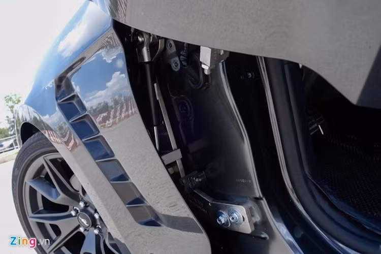 Cụm bản lề độ hiệu Newgen nhập từ Mỹ.