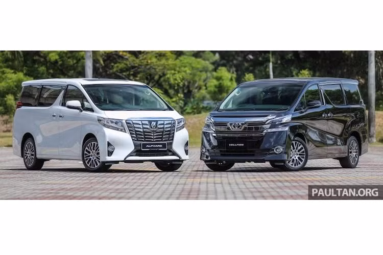 Với trang bị và động cơ thấp hơn chỉ một chút so với phiên bản Alphard thấp nhất, Vellfire hiện đang được bán tại thị trường Malaysia với giá 345.000 Ringgit (tương đương 1,9 tỷ đồng). Trong khi đó, Alphard có giá rẻ nhất 408.000 Ringgit (2,25 tỷ đồng) tại thị trường này.