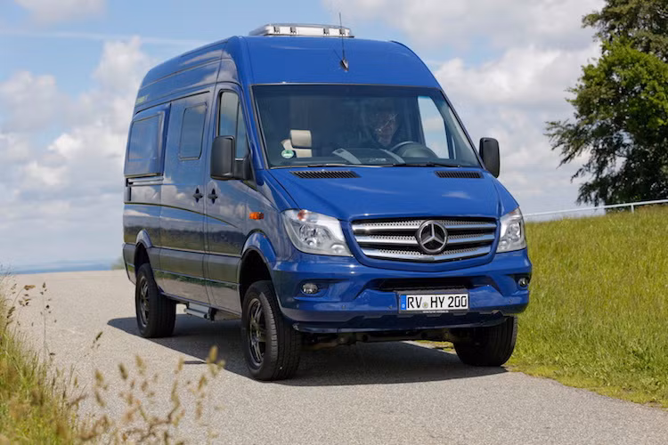 Tại triển lãm các phương tiện kiêm nhà di động Caravan Salon đang được tổ chức tại Dusseldorf, Đức, bộ phận xe van của Mercedes đã giới thiệu hàng loạt các mẫu xe mới, trong đó có chiếc Mercedes-Benz Sprinter HYMERCAR Grand Canyon S.