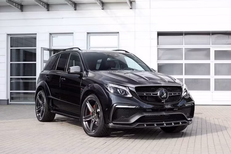 Là phiên bản thể thao và cao cấp nhất của dòng SUV GLE-Class (trước đây là ML-Class), Mercedes GLE 63 AMG đương nhiên sẽ nhận được sự quan tâm của nhiều hãng độ khác nhau trên Thế giới. Mới đây nhất, hãng Top Car tới từ Nga cũng đã tung ra gói độ mang tên Inferno dành riêng cho chiếc xe.