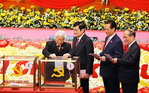 4. Công bố danh sách Ban Chấp hành Trung ương Đảng khóa XII Chiều 26/1, tại Trung tâm Hội nghị Quốc gia (Mỹ Đình, Hà Nội), Đại hội XII của Đảng đã nghe Ban kiểm phiếu báo cáo kết quả bầu cử và công bố danh sách ủy viên Ban Chấp hành Trung ương khóa XII, bao gồm 180 Ủy viên chính thức và 20 Ủy viên dự khuyết (Ban Chấp hành Trung ương khóa XI có 175 Ủy viên chính thức và 25 Ủy viên dự khuyết).