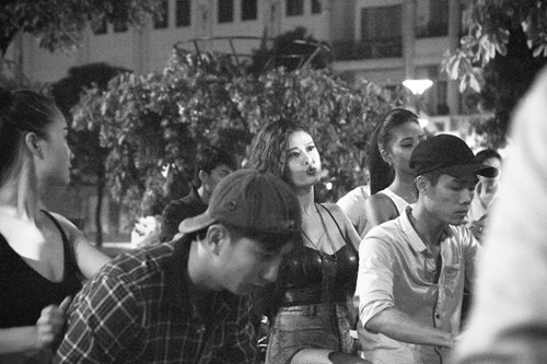 Năm qua là một năm bội thu với Trương Quỳnh Anh, cô liên tiếp được nhận phim và đã đoạt giải Nữ diễn viên được yêu thích nhất. Trương Quỳnh Anh cũng cùng Tim, chồng cô thực hiện bộ phim ngắn " Có hẹn cùng hạnh phúc" và được sự ủng hộ lớn của khán giả. Cô cũng trở lại với cuộc sống gia đình hạnh phúc sau nhiều sóng gió của năm qua. Trương Quỳnh Anh cũng thuộc hàng mỹ nhân đắt show sự kiện và quảng cáo.