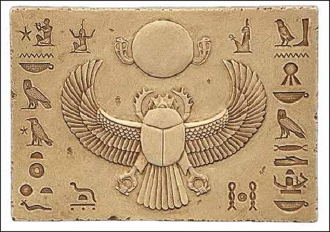 Bọ hung (Ai Cập): Bọ hung là biểu tượng của Mặt trời mọc, gắn liền với sự luân hồi tại Ai Cập. Ngoài ra, bọ hung được cho là có thể bảo vệ con người khỏi quỷ dữ.