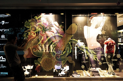 Lịch sử của phong tục vẽ “cái ấy” lên tường nhà ở Bhutan được bắt nguồn từ nhân vật hư cấu có tên Drukpa Kunley.