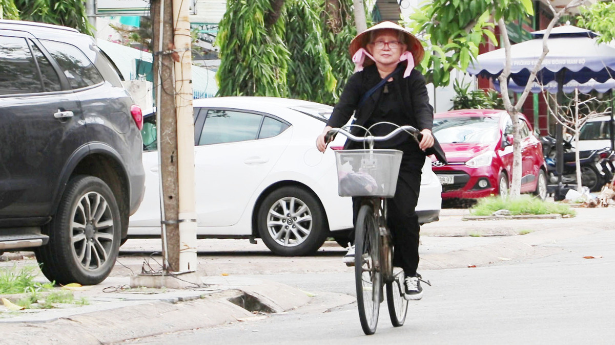 Giong ‘oanh vang’ 73 tuoi ngay ngay van can man voi nghe