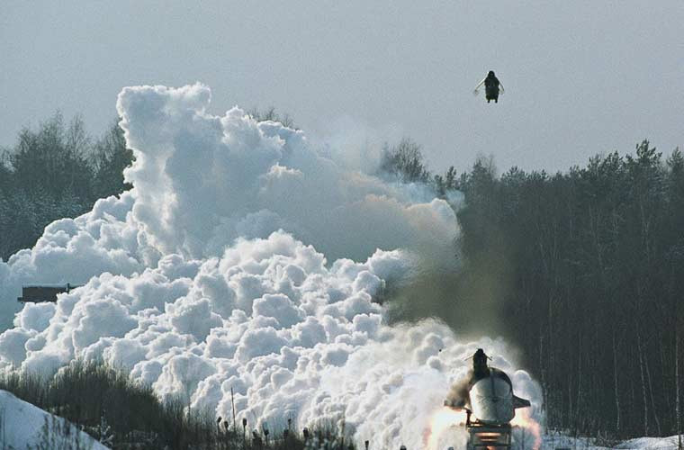 Các ghế phóng K-36 bảo đảm phi công thoát hiểm an toàn trong dải vận tốc từ 0 đến 1.300-1.400km/h (tùy theo loại thiết bị bảo hộ), độ cao từ 0-20.000m. Ảnh: Thử nghiệm ghế phóng K-36 trang bị trên tiêm kích – bom hạng nặng Su-34.