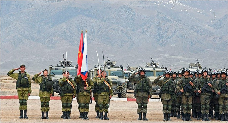 “Với thực tế này, bạn không nên tin tưởng vào viễn cảnh căn cứ quân sự Nga xuất hiện tại Donbass là Lugansk. Nếu các quan chức Ukraine nổi giận vì sự chiếm đóng, chính phủ Nga sẽ thay đổi đáng kể mọi sáng kiến”.