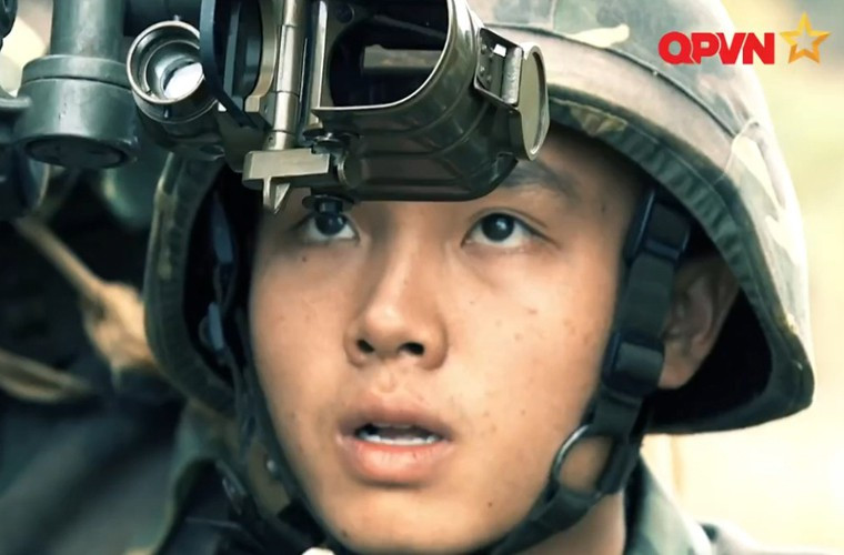 Chiến sĩ phòng không lục quân liên tục sục sạo mục tiêu, chống máy bay địch bảo vệ…