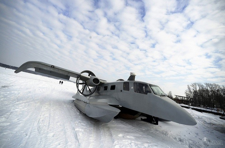 Do được thiết kế cho nhiệm vụ vận tải đường không nên Burevestnik-24 có thể chở theo tối đa 24 hành khách hay 3,5 tấn hàng hóa cùng phi hành đoàn gồm 3 người với tầm hoạt động lên tới hơn 2.000km.