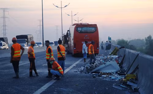 Tài xé cãi nhau, gay tai nan lam 10 nguòi thuong vong