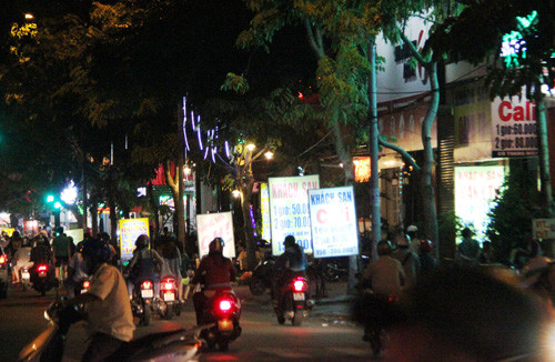 Khu nhà nghỉ, khách sạn trên đường Phan Xích Long...