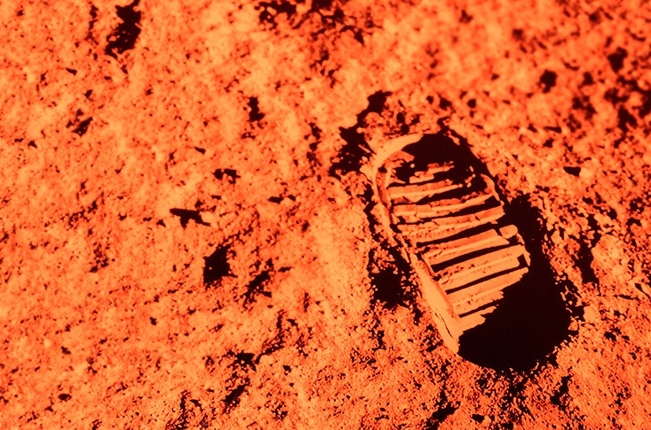 Trọng lực của Sao Hỏa chỉ bằng khoảng 38% so với Trái Đất. Điều này sẽ khiến tim và hệ tuần hoàn của bạn phải điều chỉnh để thích nghi. Tim sẽ không cần hoạt động mạnh mẽ để bơm máu, nhưng điều này có thể dẫn đến việc tim và cơ bắp yếu đi theo thời gian.(Ảnh: Khoa học)