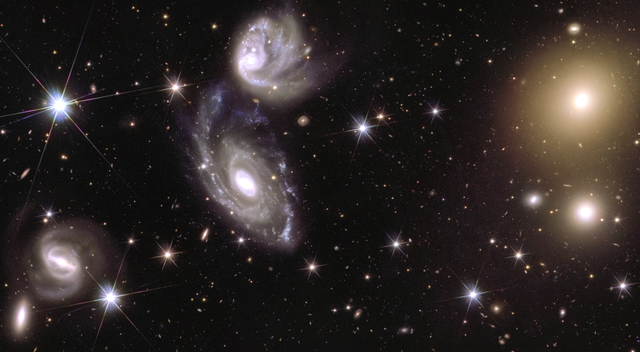 Hình ảnh 2D này thực sự là hình ảnh của một vùng không gian rộng gấp 500 lần so với trăng tròn trên bầu trời Trái Đất và sâu tới 10 tỉ năm ánh sáng. (Ảnh: ESA)