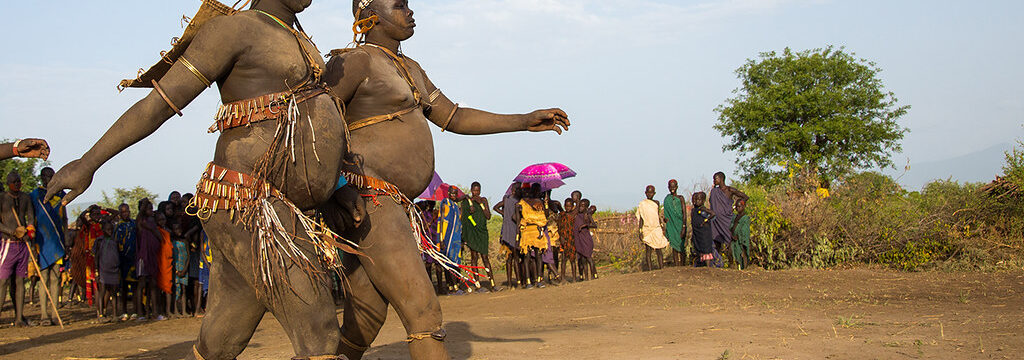 Cuộc sống truyền thống của bộ lạc Bodi đang bị đe dọa khi chính phủ Ethiopia có kế hoạch tái định cư 300.000 người từ mọi miền đất nước tới thung lũng nơi người Bodi sinh sống. (Ảnh: Balehageru Tours Ethiopia)
