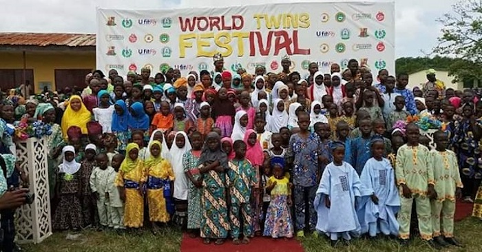 Thị trấn Igbo-Ora ở Nigeria từ lâu đã được biết đến với một danh hiệu đặc biệt: "Thủ đô song sinh của thế giới". Điều gì đã khiến nơi đây trở thành tâm điểm chú ý của các nhà nghiên cứu và du khách từ khắp nơi? Câu trả lời nằm ở tỷ lệ sinh đôi cao đáng kinh ngạc của thị trấn này. (Ảnh: Arise News)