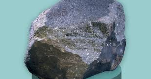 Chondrite không chỉ là những thiên thạch cổ xưa mà còn là những “viên nang thời gian” mang trong mình những bí mật về quá trình hình thành và tiến hóa của hệ mặt trời. Việc nghiên cứu chondrite giúp con người hiểu rõ hơn về nguồn gốc của Trái đất và những thiên thể khác trong vũ trụ.(Ảnh: AMNH)