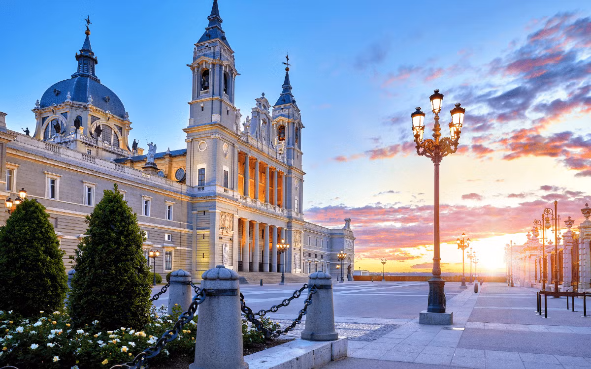 Nghệ thuật thời kỳ tiền Tây Ban Nha là một phần không thể thiếu của di sản văn hóa thế giới. Qua những công trình kiến trúc và tác phẩm điêu khắc, chúng ta có thể cảm nhận được sự vĩ đại và phong phú của nền văn minh Tây Ban Nha cổ đại.(Ảnh: porticoandbrid)