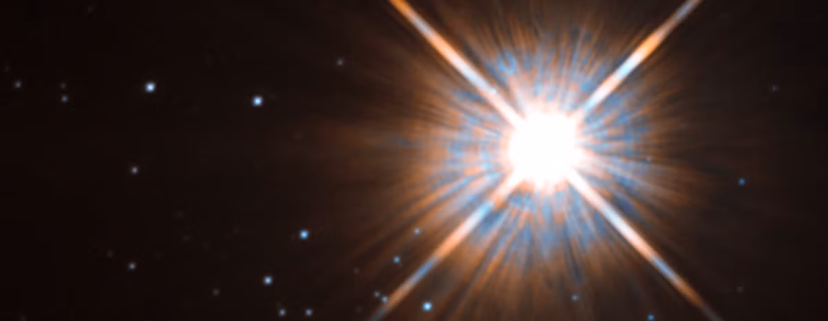 Proxima Centauri không chỉ là ngôi sao gần nhất với Hệ Mặt Trời mà còn là một phần của hệ sao Alpha Centauri, bao gồm ba ngôi sao: Alpha Centauri A, Alpha Centauri B và Proxima Centauri. (Ảnh:HubbleSite)