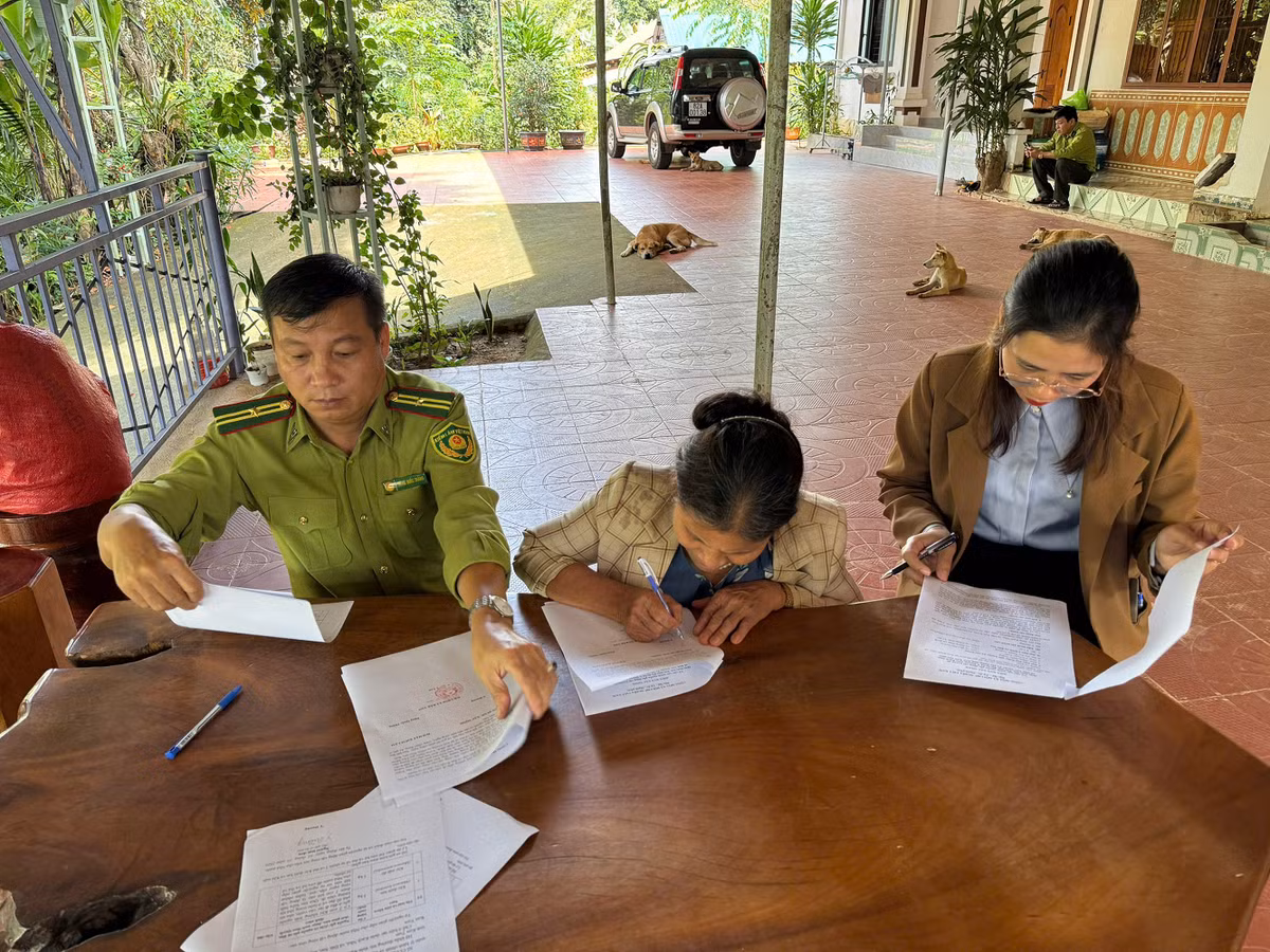 Công tác giáo dục cộng đồng về tầm quan trọng của bảo tồn động vật hoang dã cũng cần được đẩy mạnh, nhằm nâng cao nhận thức và trách nhiệm của mỗi người dân trong việc bảo vệ các loài động vật quý hiếm. (Ảnh: Dân việt)