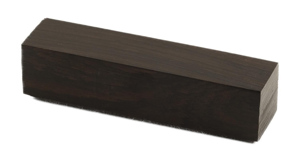 Ngoài ra, gỗ đen châu Phi còn được sử dụng trong sản xuất đồ nội thất cao cấp và các tác phẩm điêu khắc tinh xảo.(Ảnh: Mercorne)