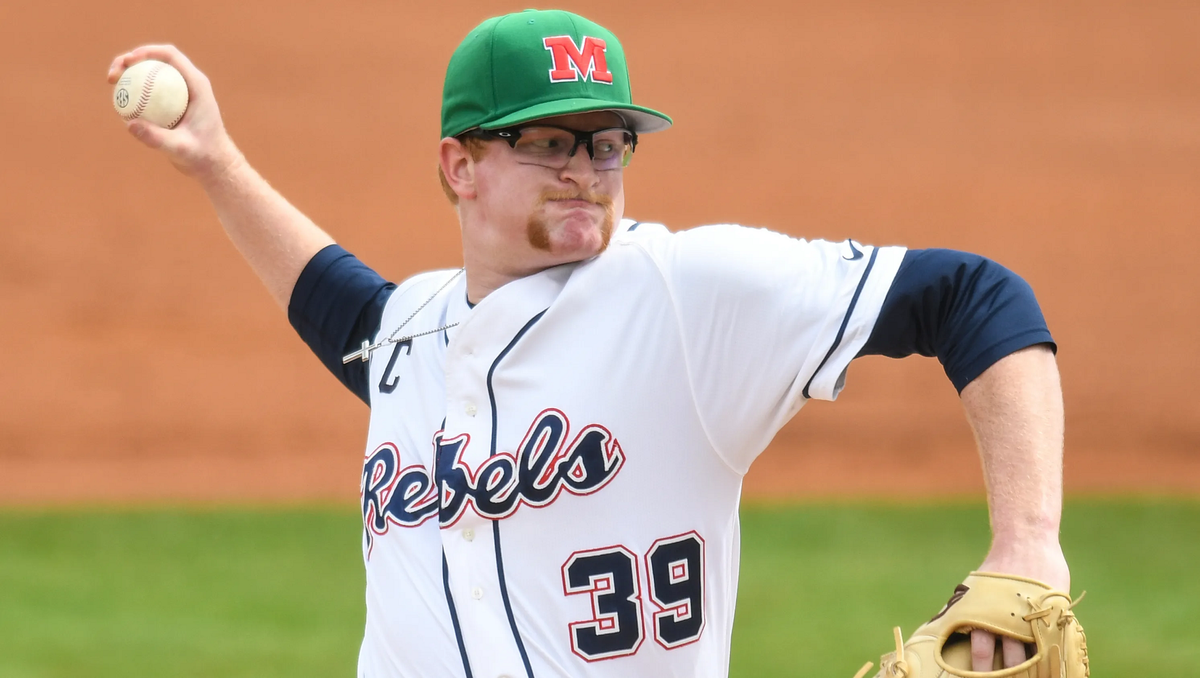 Dù nhiều người hâm mộ suy đoán rằng họ có thể là anh em ruột bị thất lạc, kết quả kiểm tra ADN cho thấy họ không có quan hệ huyết thống hay tổ tiên chung. Tuy nhiên, điều này không ngăn cản họ trở thành bạn bè thân thiết. (Ảnh: The Clarion-Ledger)