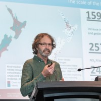 Richard Allan, giáo sư khoa học khí hậu tại Đại học Reading, cho biết báo cáo vẽ ra một bức tranh rõ nét về tác động của hoạt động con người đối với vòng tuần hoàn nước toàn cầu. Khủng hoảng này chỉ có thể được giải quyết thông qua quản lý tài nguyên tốt hơn và giảm ô nhiễm làm nóng hành tinh.(Ảnh: LinkedIn)