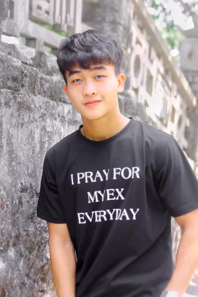 'Tien dao hot boy' khoe clip day thi thanh cong nhan sinh nhat 19 tuoi-Hinh-3