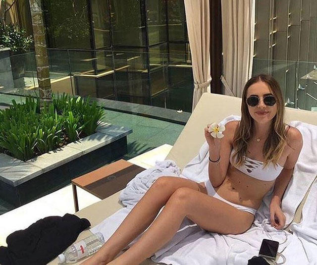 Không tỏ ra kém cạnh các đồng đội, hậu vệ Matthew Davis cũng có cô người yêu xinh đẹp và quyến rũ, Jenna Vivian.