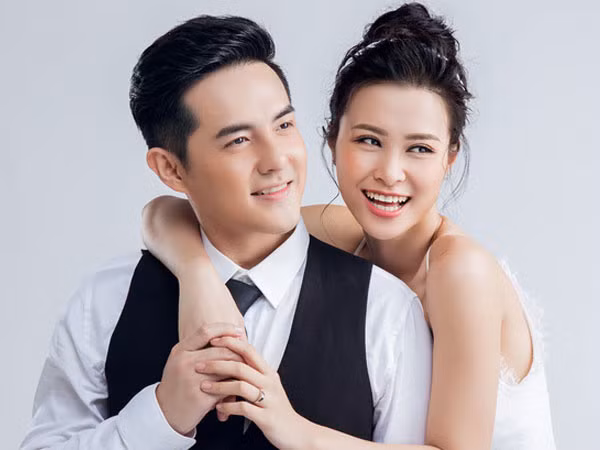 9 cap doi Vbiz co tuong phu the khong lech 1 li, cap so 5 nhu anh em mot nha-Hinh-2