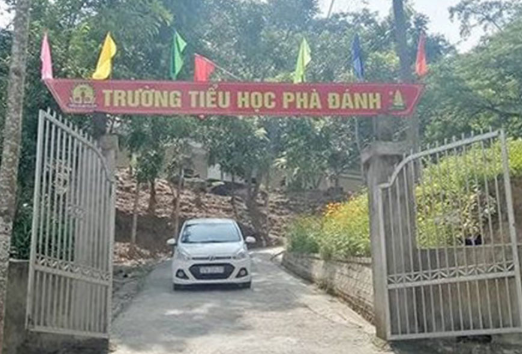 Hieu pho Tieu hoc Ky Son - Nghe An xin nghi cong tac di cai nghien khien ca truong sung so