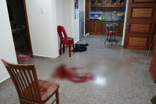  5. Sát hại đồng nghiệp do không uống bia: Ngày 17/2, Trịnh Thị Thi Hậu (44 tuổi, ngụ phường Ea Tam, TP Buôn Ma Thuột) cùng nhân viên tổ chức ăn nhậu, sau đó rủ nhau đi hát karaoke và xảy ra mâu thuẫn với Nguyễn Văn Hoàng Anh (26 tuổi, ngụ phường Tân Lập)do chịu uống bia. Khi được mọi người can ngăn, Hậu bỏ về nhà tại chung cư Hoàng Anh Gia Lai (phường Tự An, TP Buôn Ma Thuột) ngủ. Khi Hoàng Anh đến chung cư tìm Hậu thì hai bên tiếp tục xảy ra mâu thuẫn. Trong lúc cãi vã, Hậu dùng dao đâm vào bụng trái Hoàng Anh dẫn đến tử vong. Đến ngày 21/2, Công an tỉnh Đắk Lắk đã quyết định khởi tố bị can và bắt tạm giam 4 tháng với Trịnh Thị Thi Hậu để điều tra tội Giết người. (Ảnh: Congly)