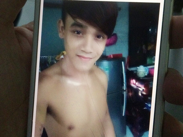  3. Sát hại đồng nghiệp do mâu thuẫn cuộc nhậu: Phan Văn Đoàn (23 tuổi, ngụ tỉnh An Giang, trú huyện Đồng Phú, tỉnh Bình Phước) và anh Lê Văn Nam (19 tuổi, trú tại tỉnh Bình Phước) là đồng nghiệp cùng làm thuê tại cơ sở làm sắt nằm trên đường ĐT.741 (thuộc ấp Thuận Hải, xã Thuận Phú). Ngày 28/7, Đoàn tổ chức ăn nhậu cùng với Nam và một số người bạn ngay tại chỗ làm. Tuy nhiên, trong lúc nhậu giữa Đoàn và Nam đã xảy ra mâu thuẫn rồi Đoàn bỏ chạy ran ngoài, sau đó Đoàn quay trở lại chỗ làm cầm dao đâm Nam tử vong. (Ảnh: Baovephapluat)