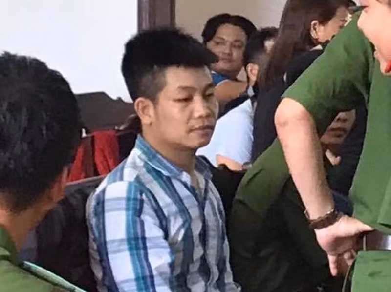 Ngày 25/10, TAND tỉnh Đồng Nai xử sơ thẩm, tuyên phạt bị cáo Cao Anh Tú (SN 1988) 20 năm tù về tội giết người. Nạn nhân thiệt mạng là anh Nguyễn Văn Hoàng. (Ảnh: Plo)