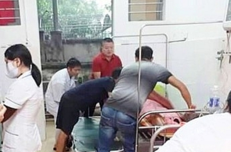 Hy hữu: 5 nữ học sinh bị sét đánh phải nhập viện cấp cứu Hy huu: 5 nu hoc sinh bi set danh phai nhap vien cap cuu