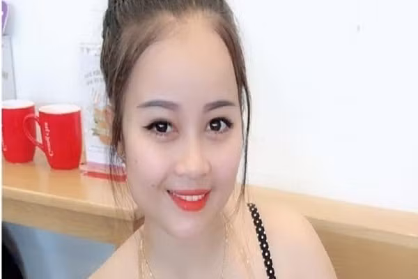  1. Hot girl thích ăn chơi rồi lao vào buôn ma túy: Ngày 15/10, TAND TP Đà Nẵng mở phiên xét xử sơ thẩm, tuyên Nguyễn Sỹ Lương 20 năm tù, Châu Hoài Vũ (cùng SN 1994) 18 năm tù về tội mua bán trái phép chất ma túy và Trà Thị Tuyết Sương (SN 1992, cùng ngụ quận Liên Chiểu) 4 năm tù về tội tàng trữ trái phép chất ma túy. (Ảnh: Vietnamnet)