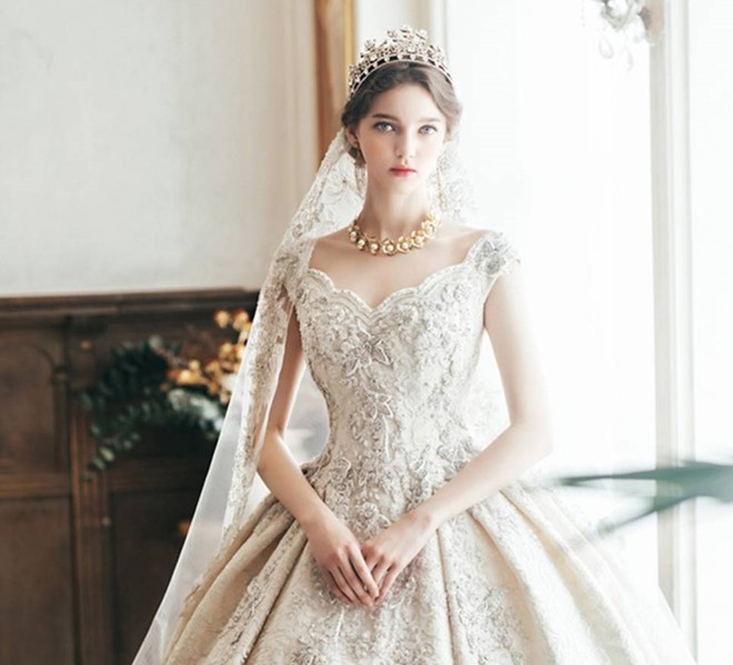 Người đẹp 19 tuổi yêu thích phong cách thời trang nhẹ nhàng, trẻ trung nhưng vẫn thanh lịch, gợi cảm. Cô được đánh giá là mẫu ảnh tiềm năng và có thể trở thành một trong những chân dài đắt giá trong tương lai.