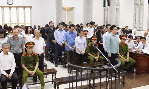 Dai an OceanBank: 18 nguoi khang cao, Ha Van Tham khong lam don