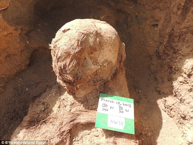 Điều đặc biệt là hơn 1 triệu xác ướp không được chôn cất cùng đồ an táng và thậm chí còn không có quan tài. Thậm chí, cơ quan nội tạng của người chết không được loại bỏ. Thay vì trải qua quy trình ướp xác nghiêm ngặt, những thi hài này được ướp xác tự nhiên nhờ môi trường khô.