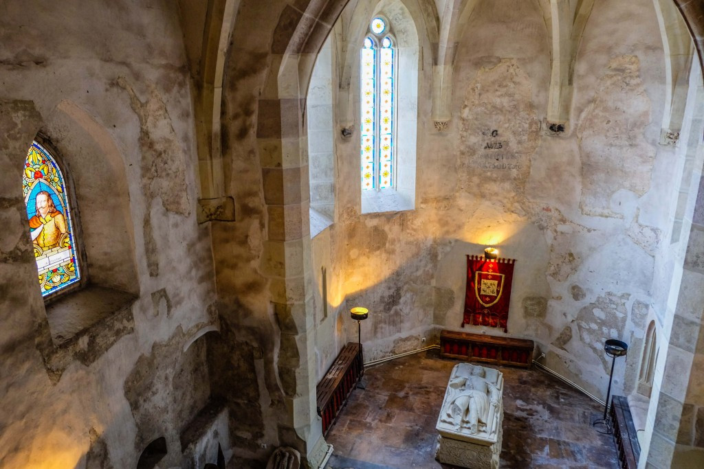 Cuộc đời Bá tước Vlad Impaler đã truyền cảm hứng cho nhà văn Bram Stoker viết nên cuốn tiểu thuyết kinh dị nổi tiếng về "bá tước Dracula" khát máu năm 1897.