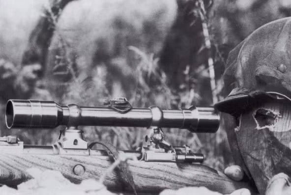 Trong nhiều lần làm nhiệm vụ, Hetzenauer bị thương nhưng không nghiêm trọng.