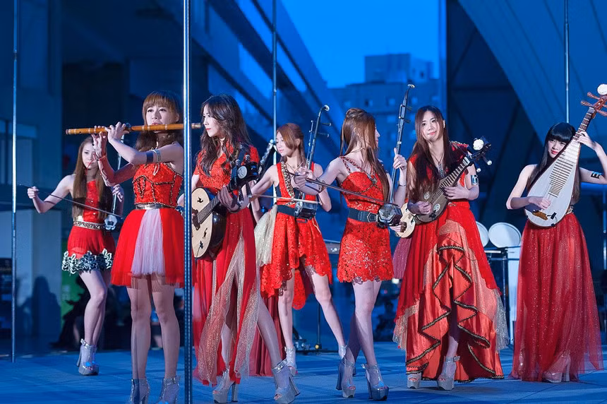 Tieng het o le tang Lam Khiet Anh va cac dai an hiep dam tai showbiz