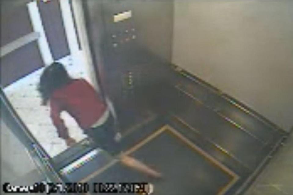 Ngày 31/1/2013, Elisa Lam đột nhiên mất tích một cách bí ẩn khi đang ở khách sạn Cecil. Theo điều tra của cảnh sát, trước khi mất tích, Elisa Lam có hành động kỳ quái khi ở trong thang máy. Sự việc này đã được camera của khách sạn ghi lại.