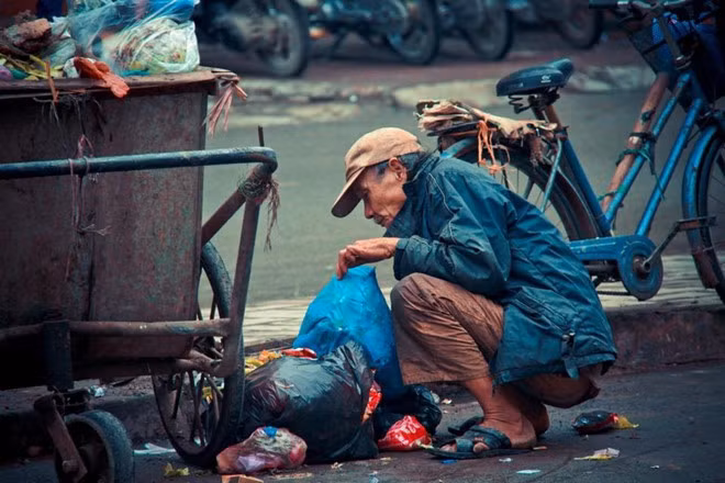 Buc anh ong cu boi do an o xe rac va noi am anh suot 9 nam cua tac gia-Hinh-3